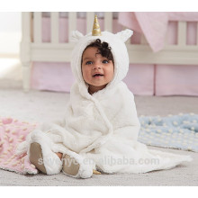 Surtidor de China 100% algodón puer blanco unicornio bebé con capucha toallas